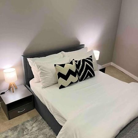 Modern Room Homestay In Apartment With Private Bathroom Croydon Esterno foto